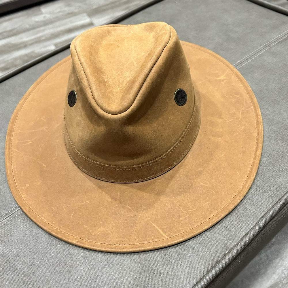 New w/o tags .. Leather Size L Western Hiker Henschel Hat Co